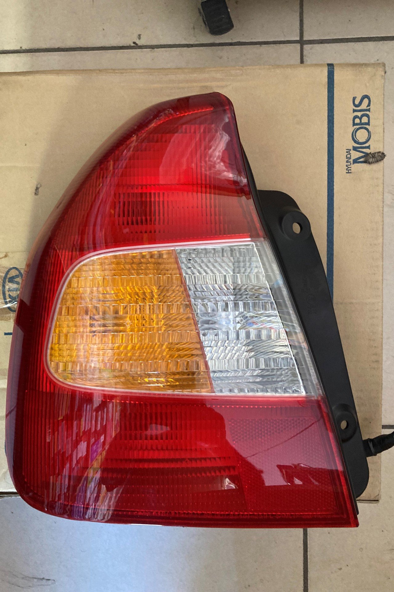 Stop Lambası Hyundaı Accent 00-03 Sol Mobis